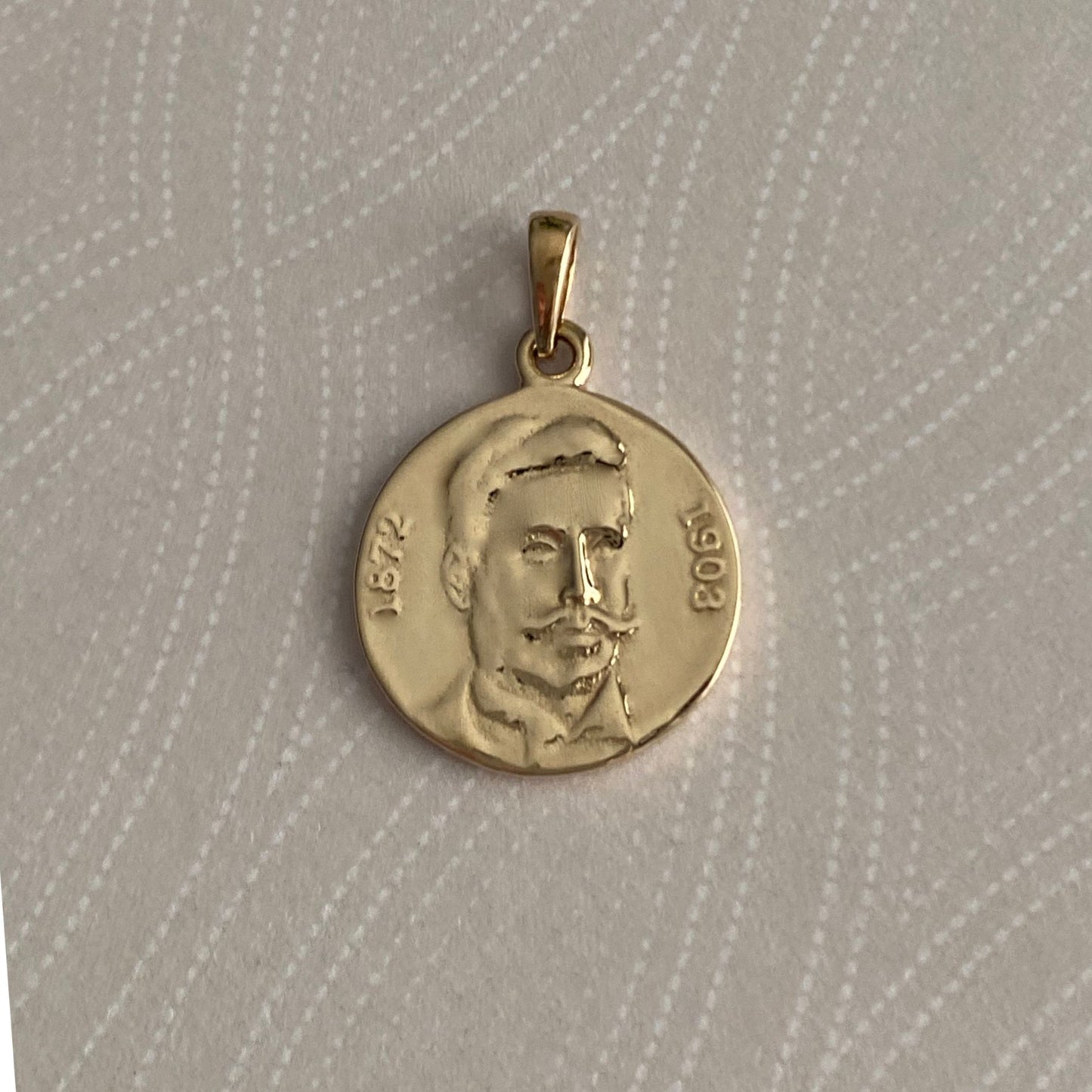 Delcev Pendant