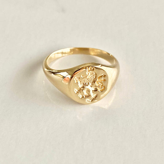 Lavica Signet Ring