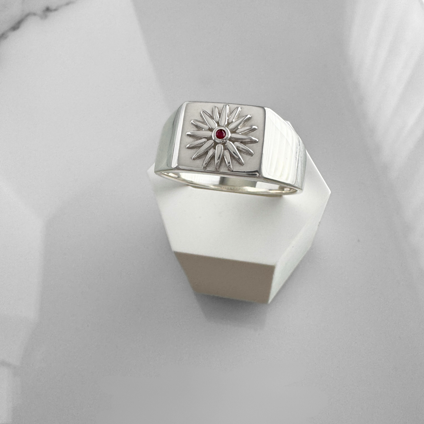 Pella Signet Ring