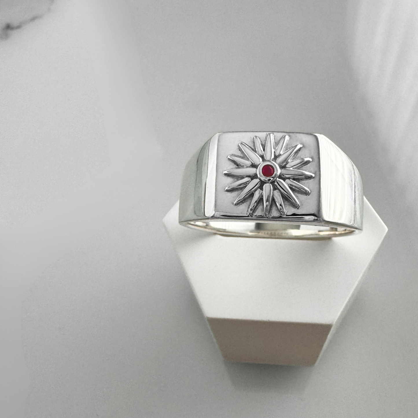 Pella Signet Ring