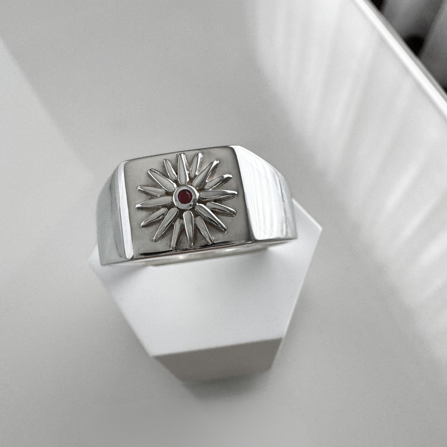 Pella Signet Ring