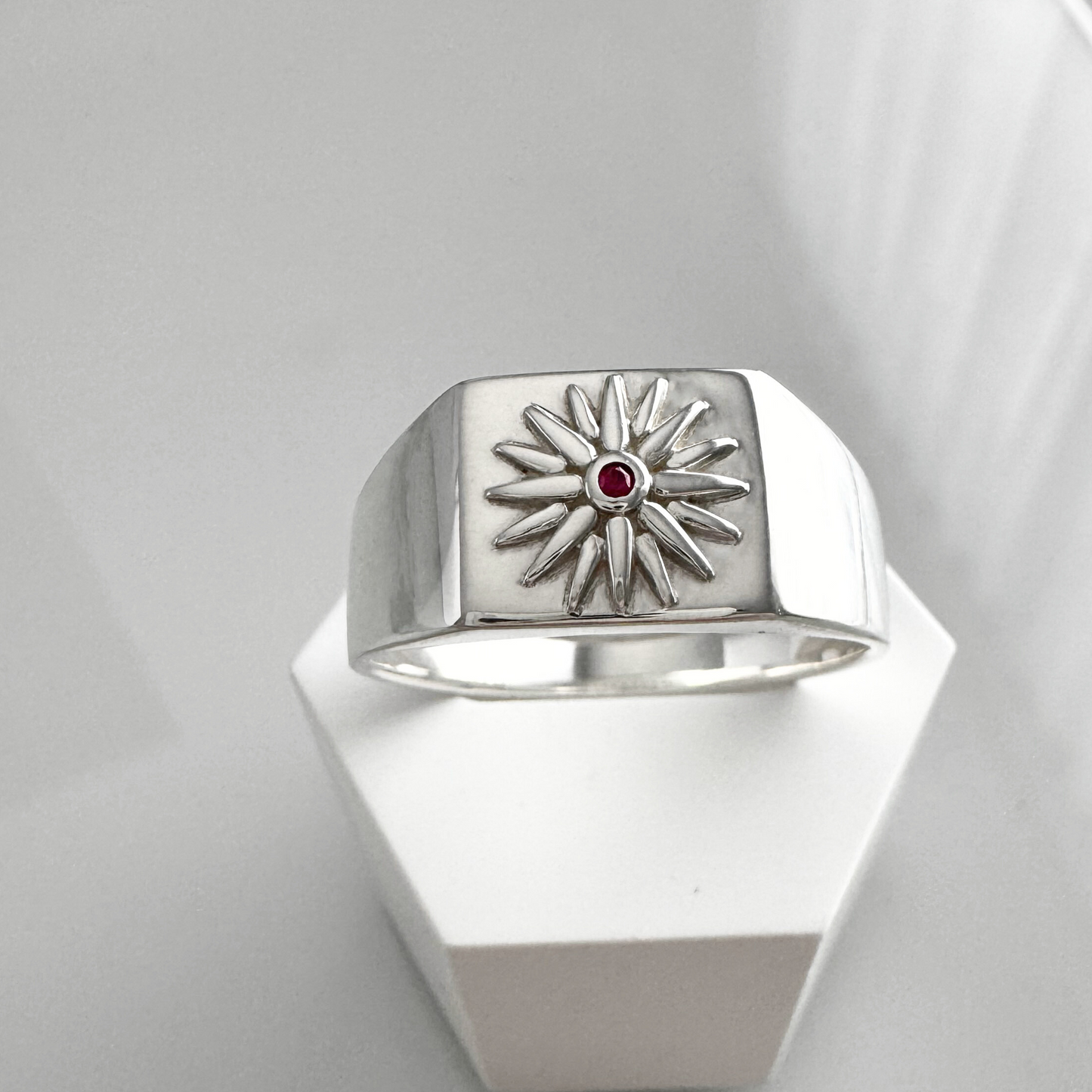 Pella Signet Ring